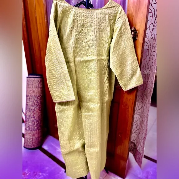 Brand New!TruBrowns Pure Silk  English Green Kurta;Beautiful Parrot Green Lining - Picture 6 of 13